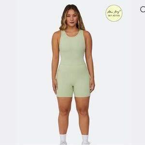 Set active asymmetrical sport bodysuit